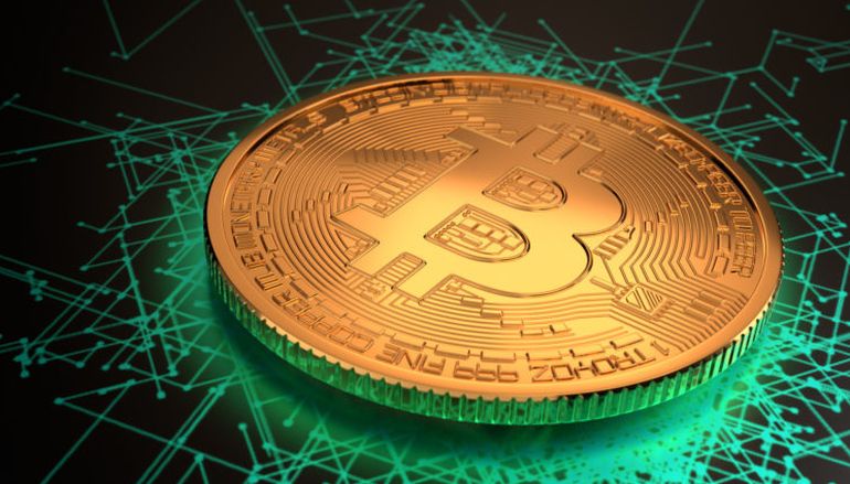 gettone Bitcoin su sfondo nero con tratti verde luminoso