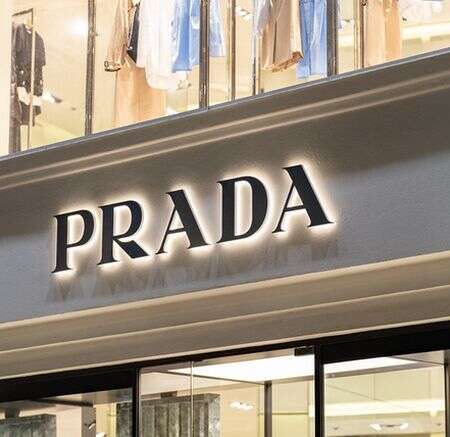 NFT Prada, il marchio della moda di lusso lancia Cassius Hirst Timecapsule