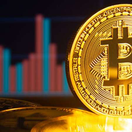Prezzo Bitcoin supera i 30 mila dollari per la prima volta in 10 mesi