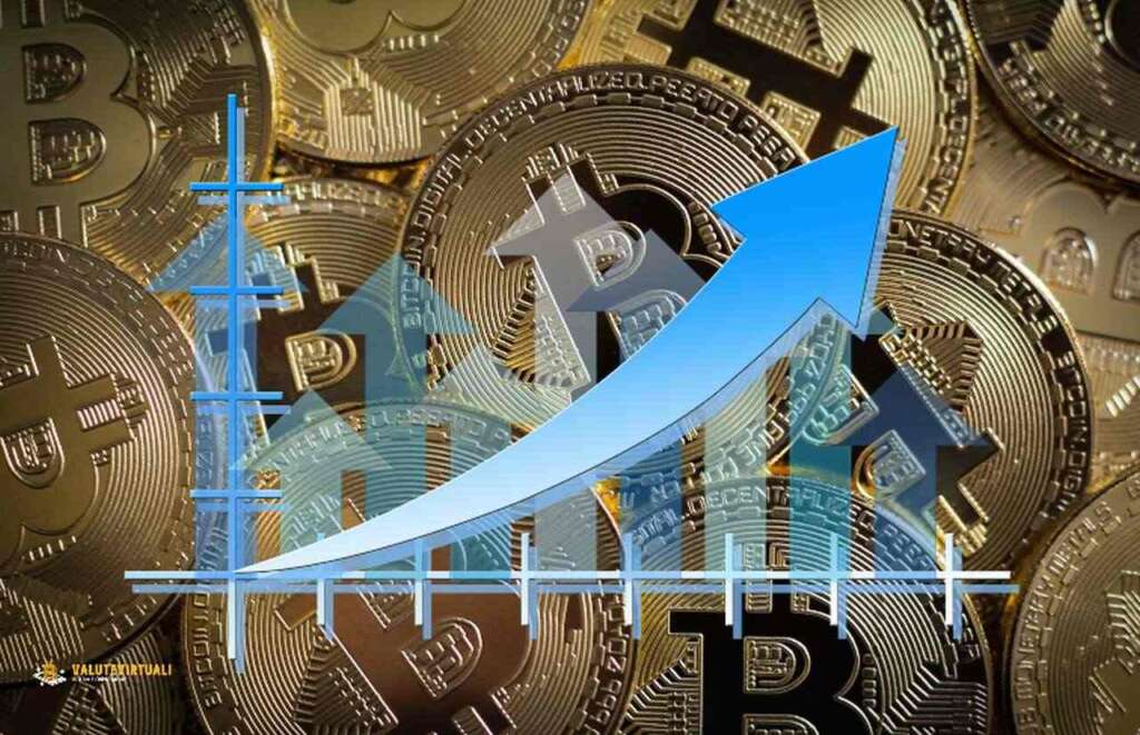un grafico con delle frecce e sullo sfondo diverse monete di Bitcoin