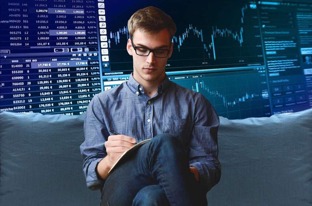 trader che analizza dati