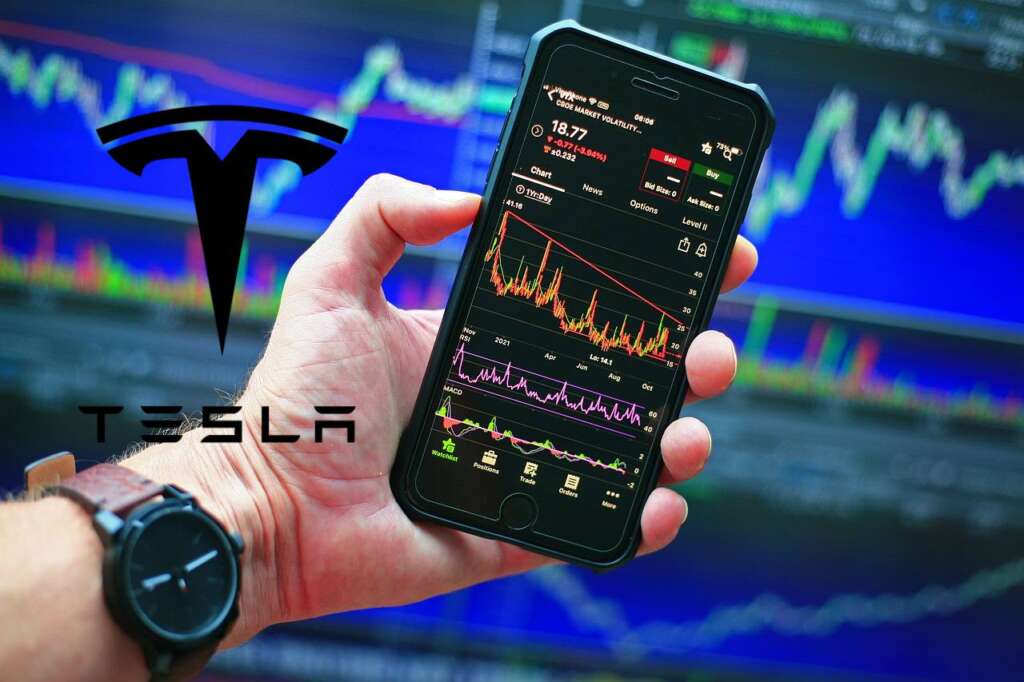 logo di Tesla e mobile trading