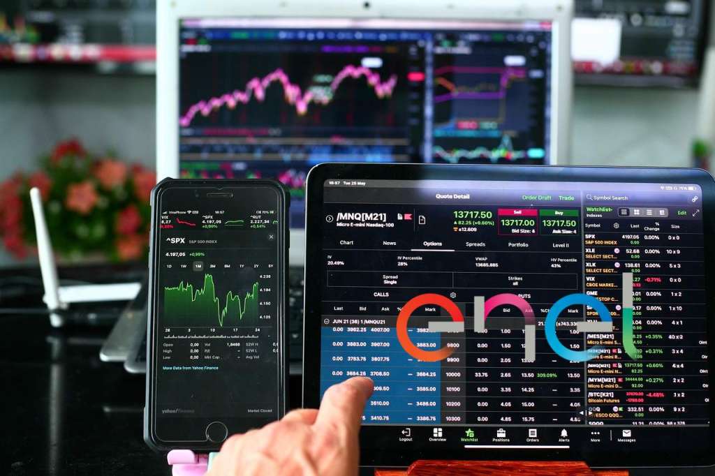 chart di trading e logo di Enel